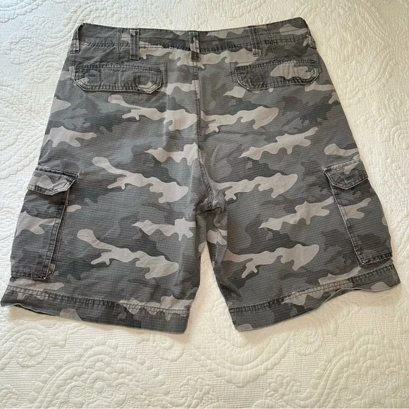 Wrangler Men’s Genuine Camo Cargo Shorts. Size 36. - Picture 6 of 7